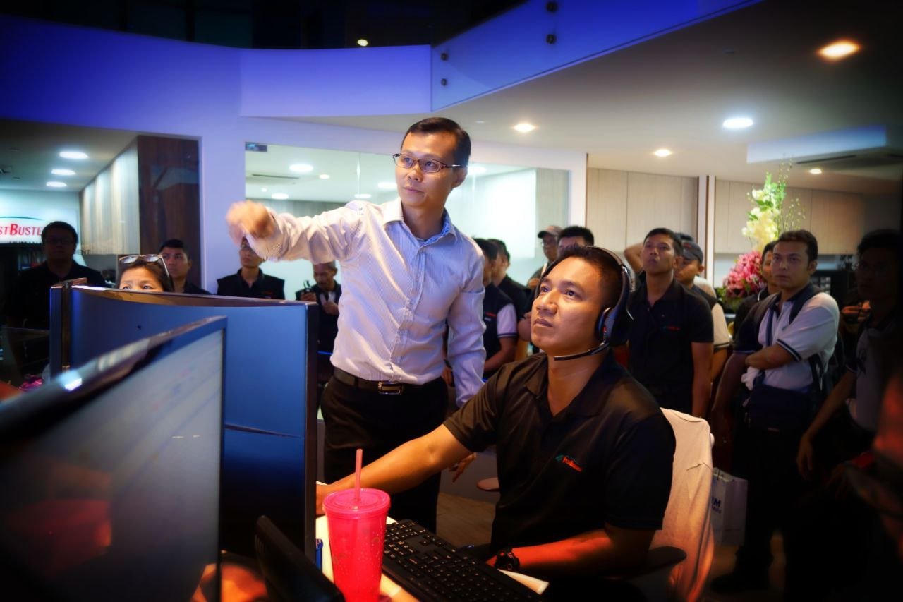 PestBusters leadership briefing operations staff at the command centre